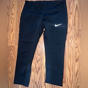 Nike cropped leggings